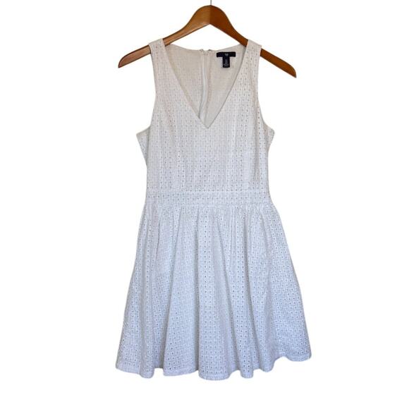 GAP Dress Women‎ 6 White Eyelet Graduation Spring Church Coquette Cottagecore - Picture 1 of 6